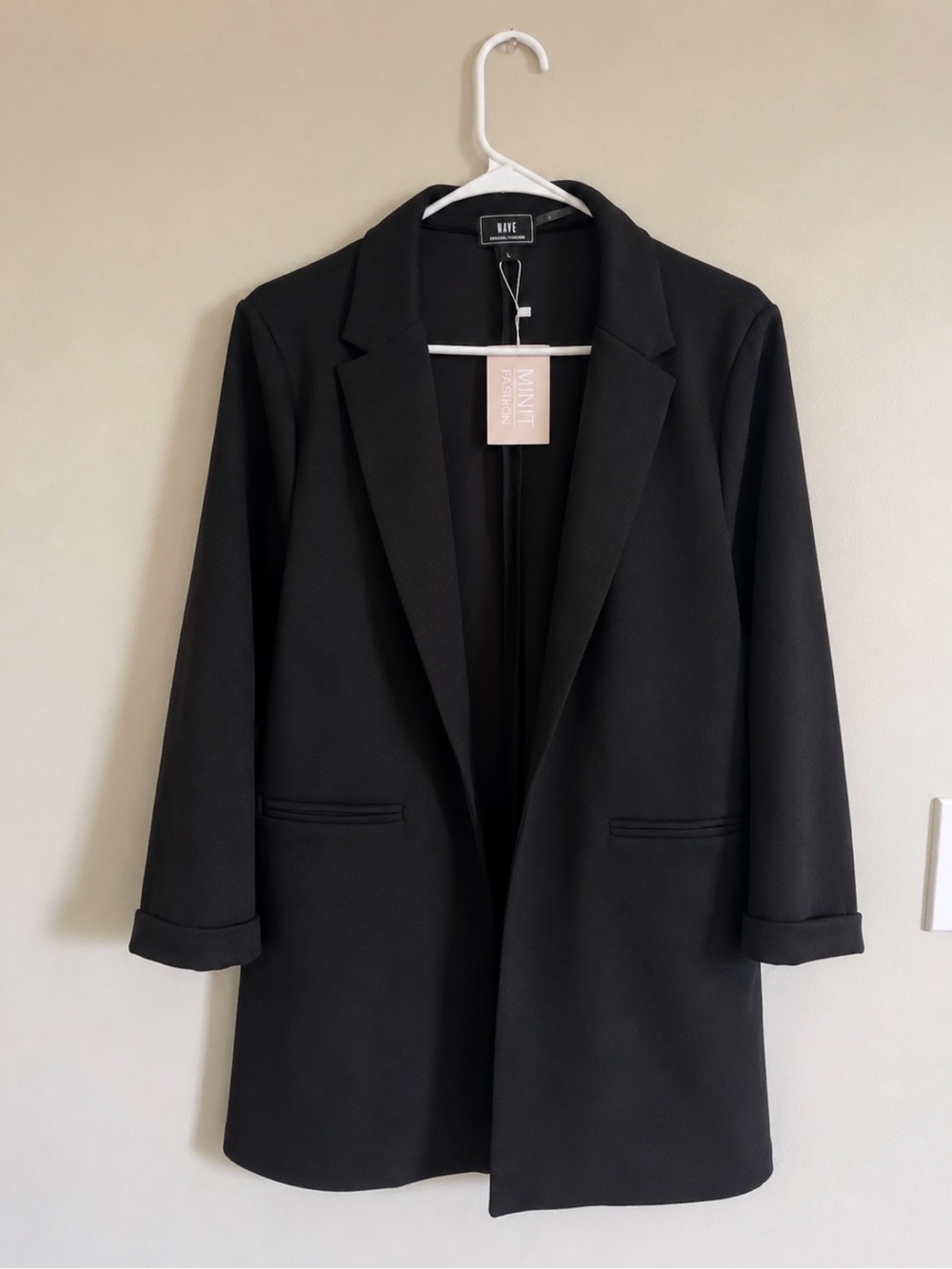 Classic Black Blazer - Sleek Open Front - Picture 5 of 6